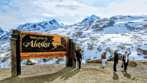 Welcome to Alaska sign photo stop